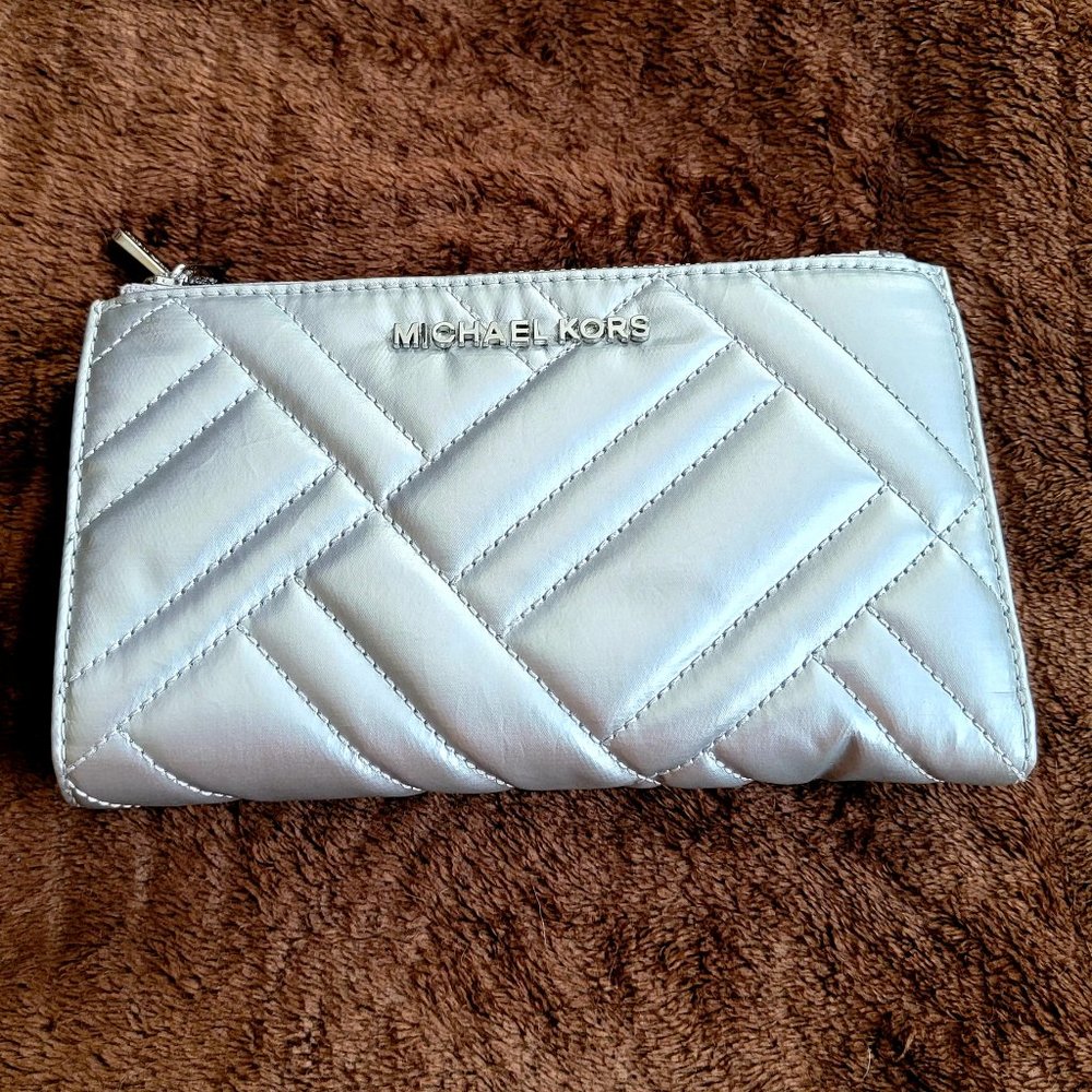 NWOT Michael Kors Peyton Large Double Zip Wristlet